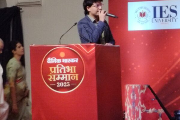 Heavens Event Successfully Organizes Dainik Bhaskar Pratibha Samman Samaroh